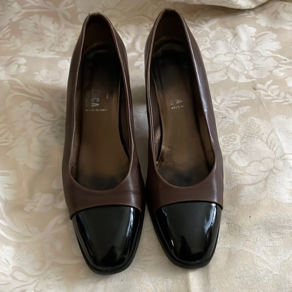 Francesca brown and black pumps Size 8AA